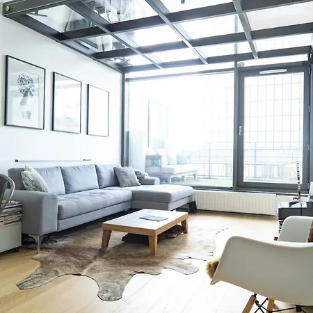 Beautiful Designer Appt With Terrace On The Seine