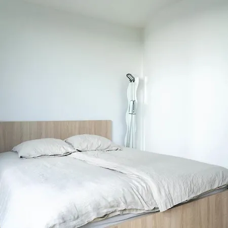 Beautiful Designer Appt With Terrace On The Seine Parigi