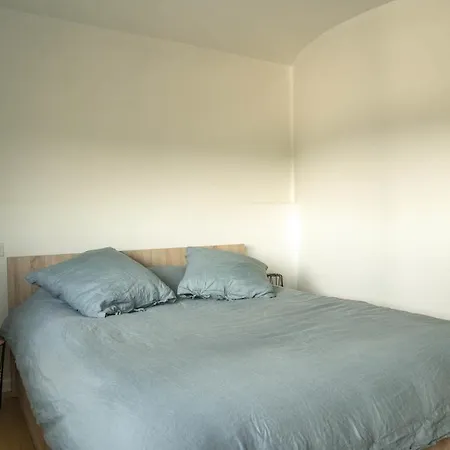 Beautiful Designer Appt With Terrace On The Seine
