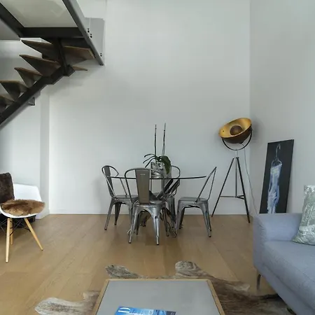Beautiful Designer Appt With Terrace On The Seine Parigi
