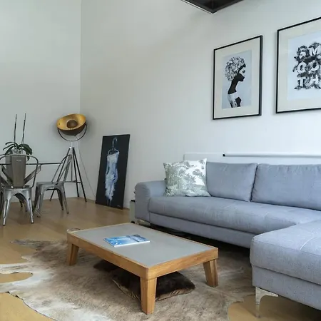 Beautiful Designer Appt With Terrace On The Seine Parigi